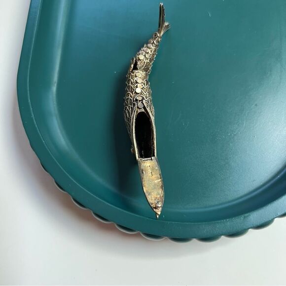 Rare Vintage Articulated Fish Hidden Pendant Box Chinese Gilt Turquoise Eyes - Picture 4 of 9